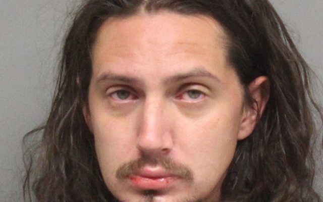 Lincoln Man Threatens To Kill Roommate With Knife