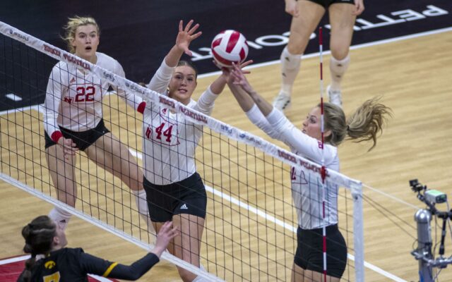HUSKER VOLLEYBALL: No. 4 Nebraska Sweeps Iowa During 300th Straight Sellout